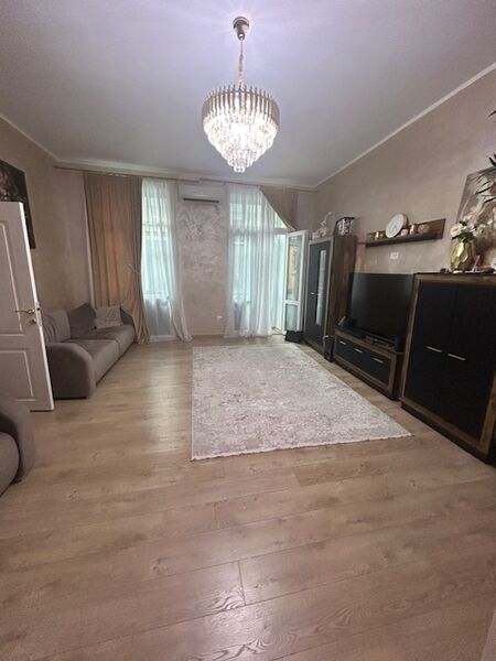 Centrul Vechi Covaci ap 3 camere mobilat utilat complet renovat