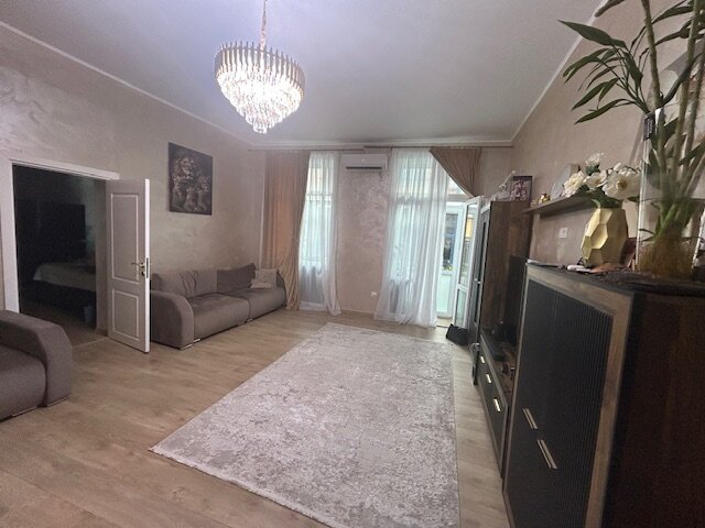 Centrul Vechi Covaci ap 3 camere mobilat utilat complet renovat